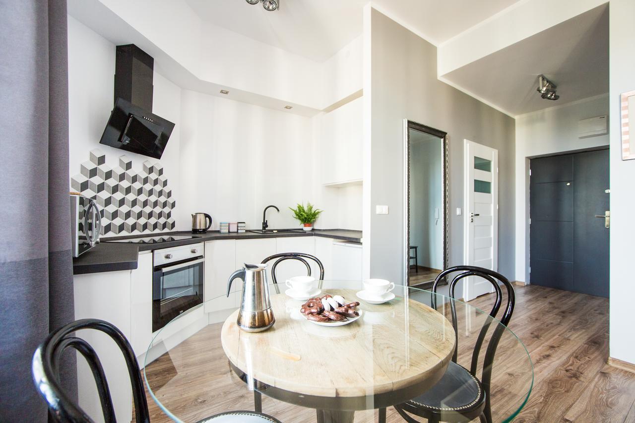 Way2Stay Apartment With Parking Торунь Екстер'єр фото