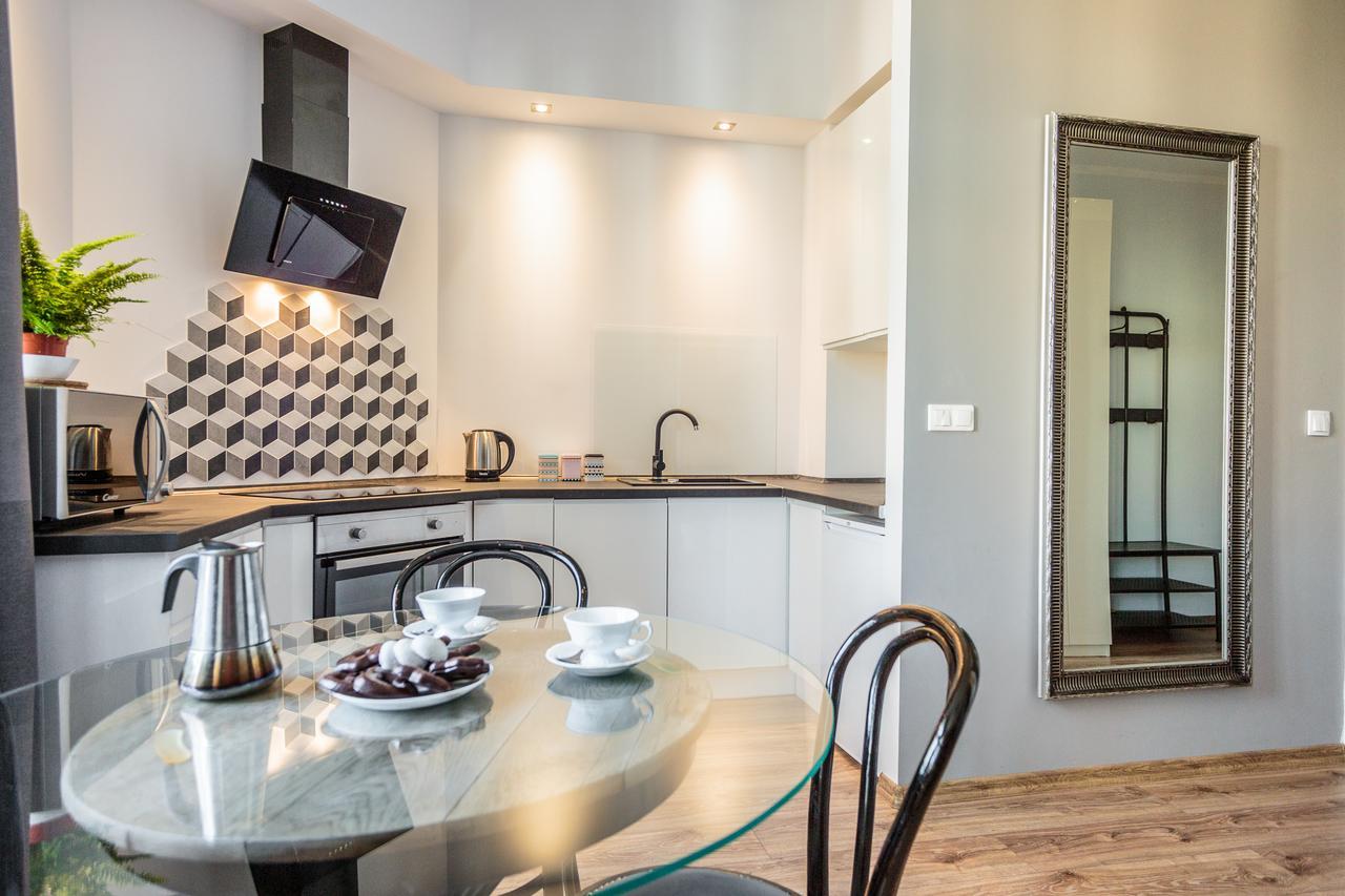 Way2Stay Apartment With Parking Торунь Екстер'єр фото